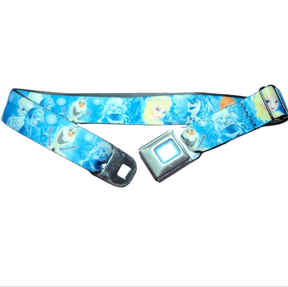 Frozen Cold Poses Seatbelt Belt in Blue